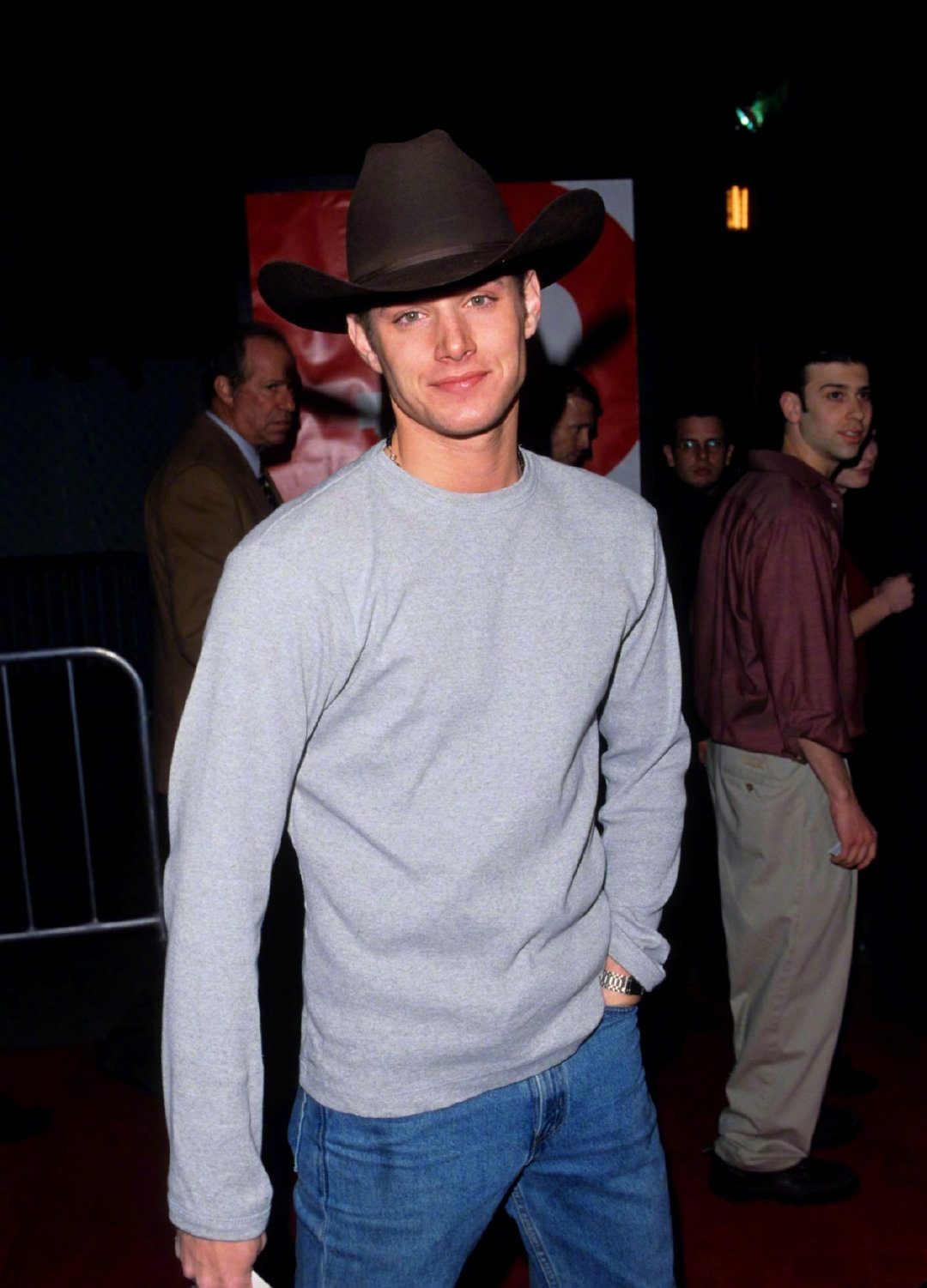 21岁的詹森，牛仔风亮相《Edtv》首映礼跨年电影愿