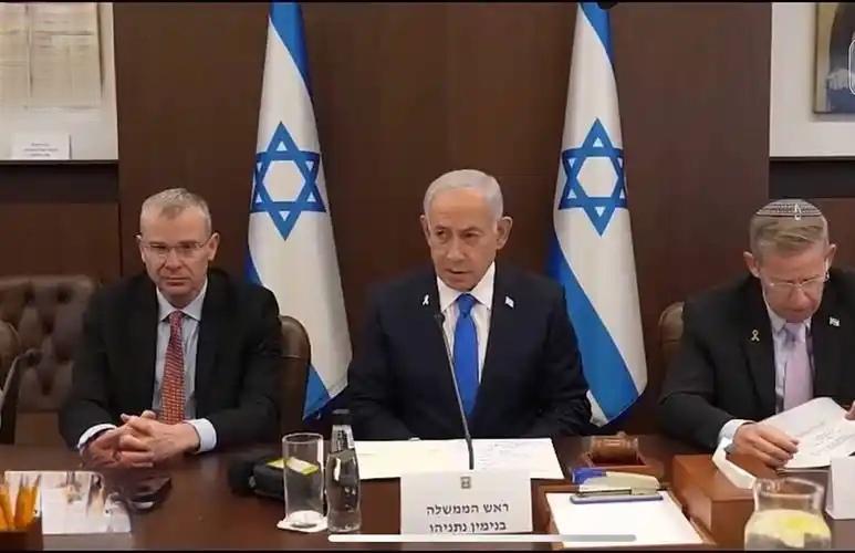 特朗普给以色列一封密信引爆国际棋局！



特朗普给以色列总统赫尔佐格写了封密信