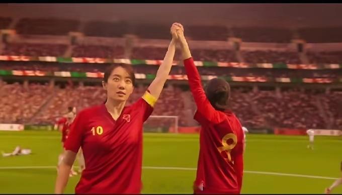 不太妙《功夫女足》放出一分三十四秒的超长预告片。总结出来就是水土不服，周氏笑点只
