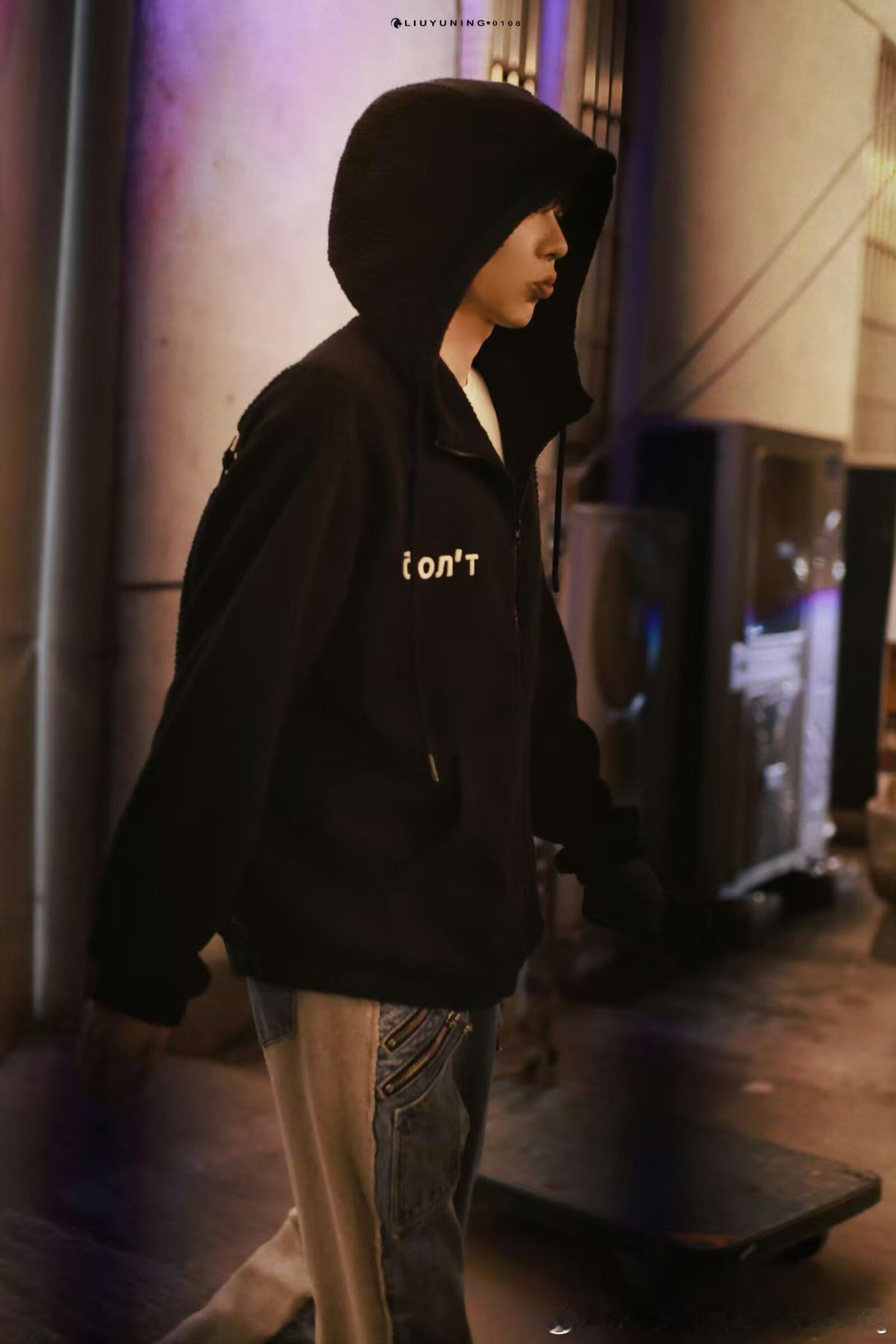 摩登兄弟 噘嘴亲哭