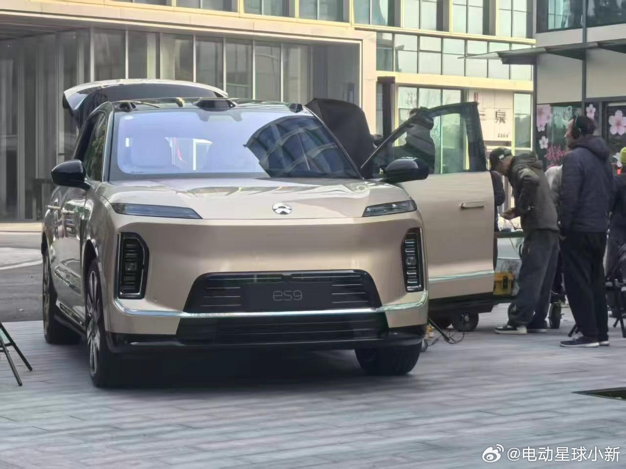 蔚来 ES9 实车曝光，这个体量感怎么样？蔚来ES9蔚来新能源汽车