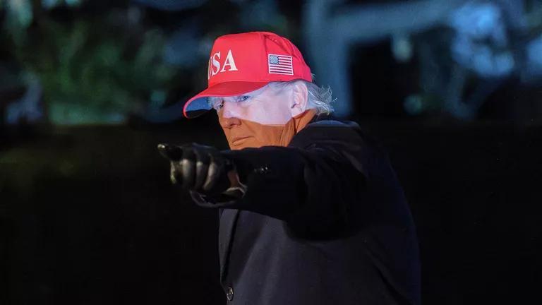 特朗普公开点名：泽连斯基已成俄乌和平最大障碍 普京已准备好签约
 
 当地时间3