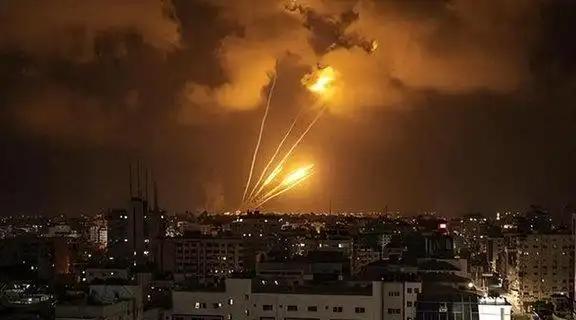 以色列被打穿了
美以本来觉得伊朗是软柿子，想拿下委内瑞拉一样拿下伊朗，
万万没想