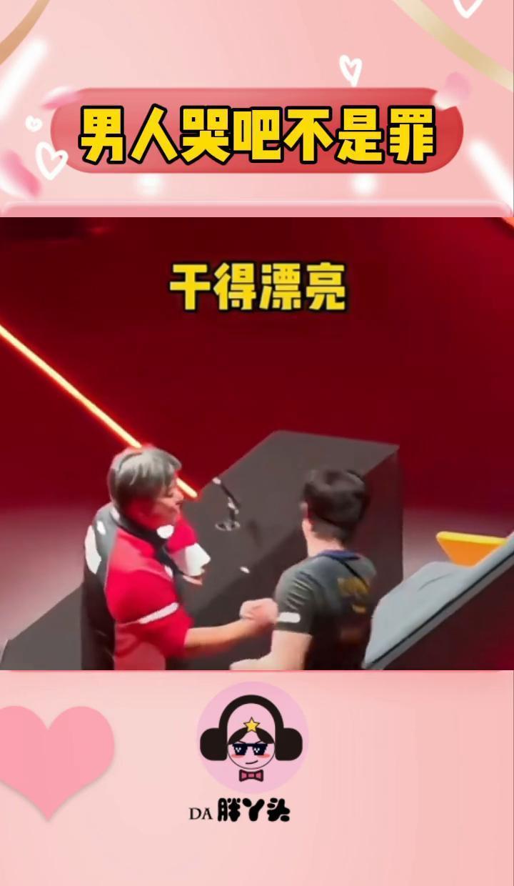 王楚钦输了决赛，却赢了比金牌更火的热搜？
杭州亚运会男单赛场，他3-4惜败樊振东