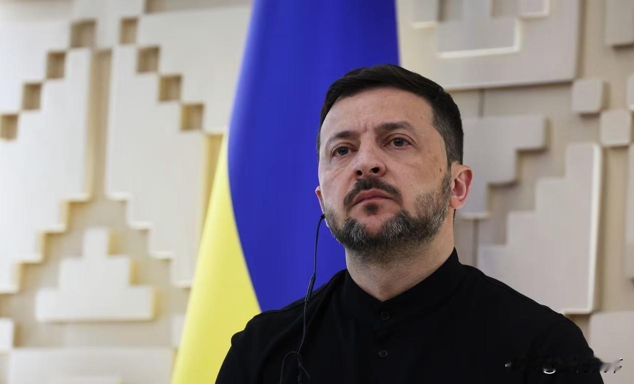 轮到俄罗斯主动求谈判，乌克兰立即拒绝，泽连斯基要展示胜利姿态

来源:等风来
