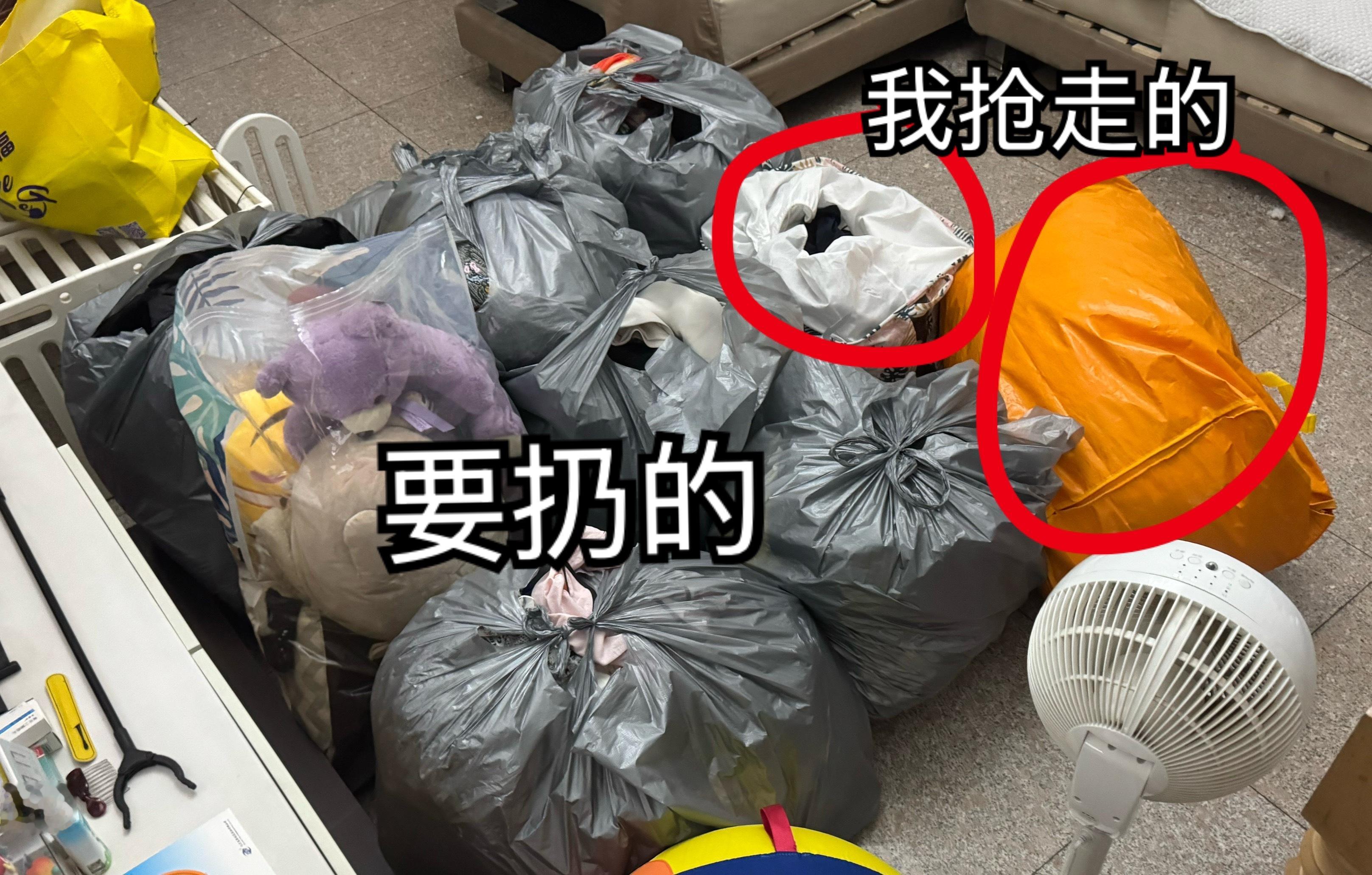 战果爽～～～大码女装，人间瑰宝～～～（其实只是一个房间的衣服而已） 