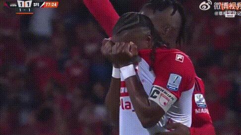 足球的精神属性～39岁老将忍痛绝杀！

哥伦比亚联赛最近上演了一幕值得所有足球人