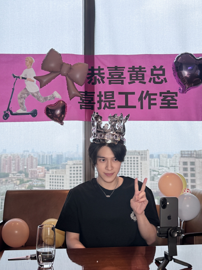 黄冠亨负鼠时候 黄冠亨这波直接和网红负鼠精准撞款，负鼠文学算是被他狠狠拿捏了哈哈