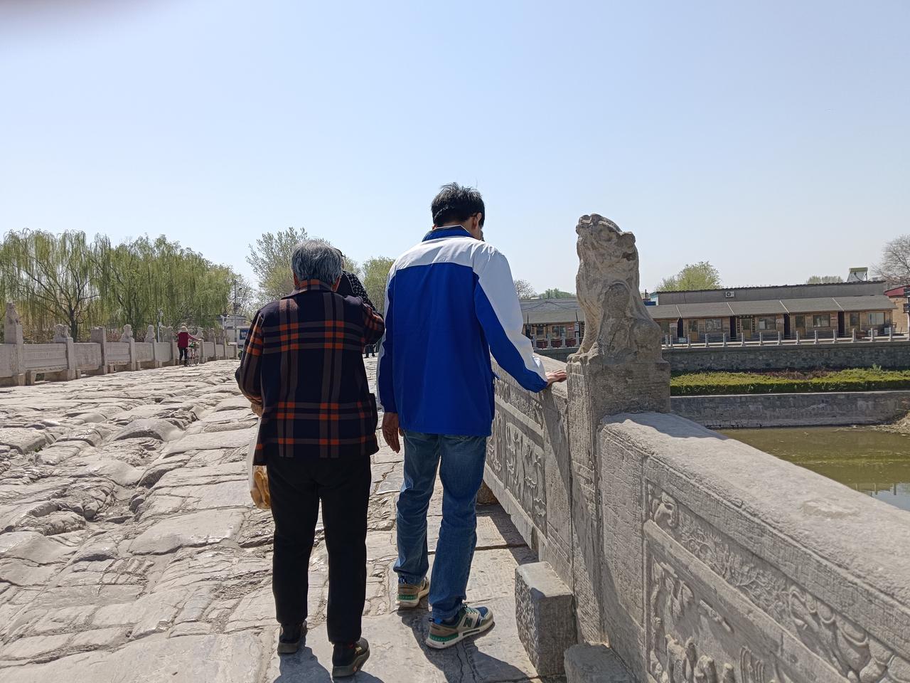 新的一年想多陪陪谁我想好了，以后我要回娘家住，多陪陪父母，反正是老公不在家，在外