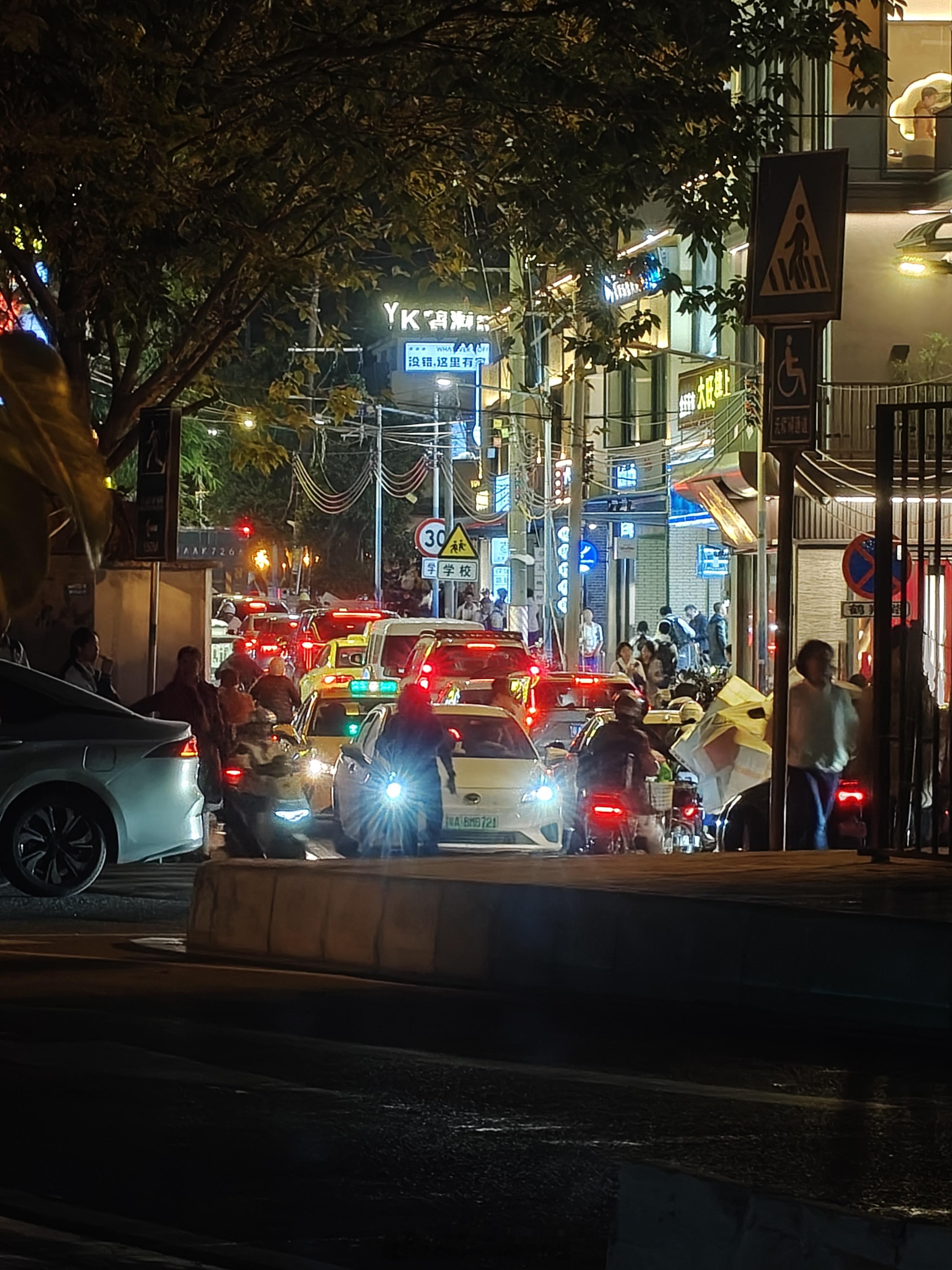 突然觉得…限行，也不是不行… 