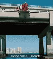 景区回应推出蹦极窝囊版这种高空的项目我都不敢玩儿，以前小的时候还好，现在我可爱惜