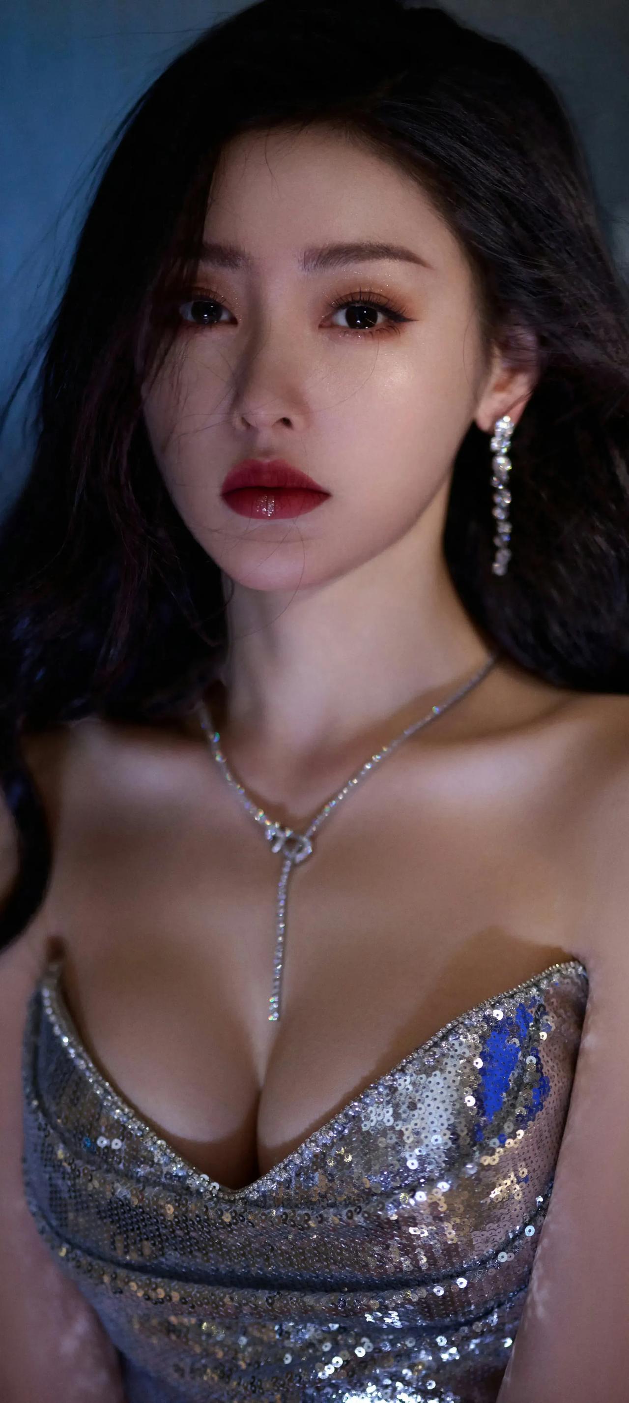 #张天爱# #女明星谁最美# #惊艳女神# #高清美女#
达人推荐 女主角唇泥