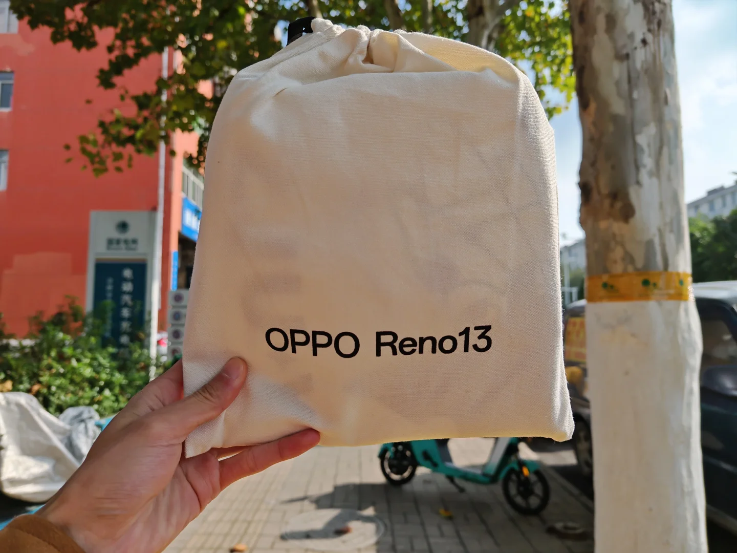 OPPO Reno13 11月25日在浙大召开发布会，这个小乐高真可爱...