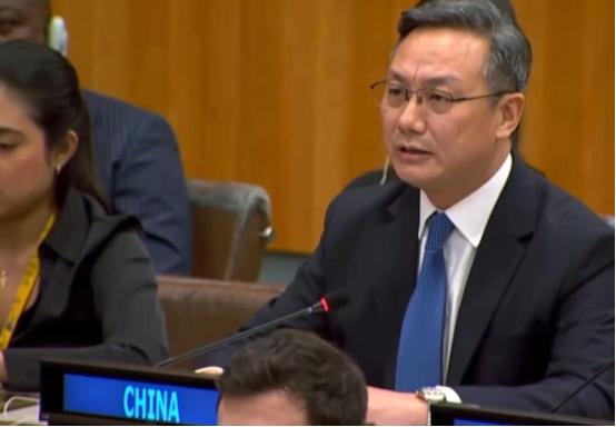 太解气了！中国代表在联合国当场点名六国，把英国1400万人吃不上饭、日本儿童贫困