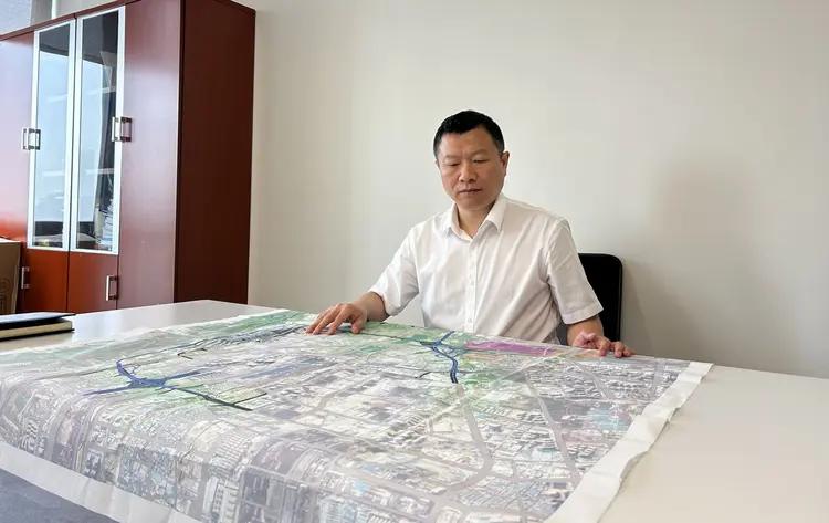 罗波，男，中交第一公路勘察设计研究院有限公司项目负责人，正高级工程师。2000年