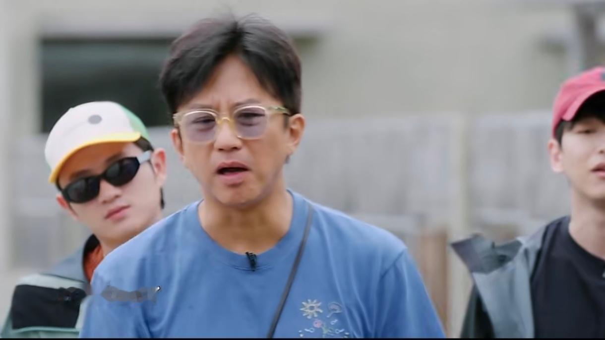 邓超看到鹿晗拿柠檬反应鹿晗还是没放过邓超时隔许久复刻经典趣味惩罚，鹿晗稳稳拿捏小