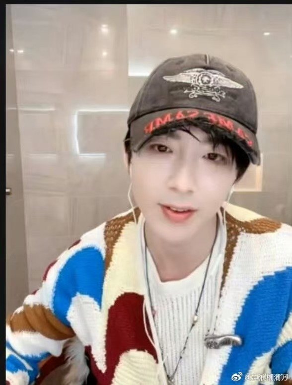 刘宇宁嗓子哑了刘宇宁连录6天综艺听到刘宇宁哑掉的声音就知道，这几天工作强度真的很