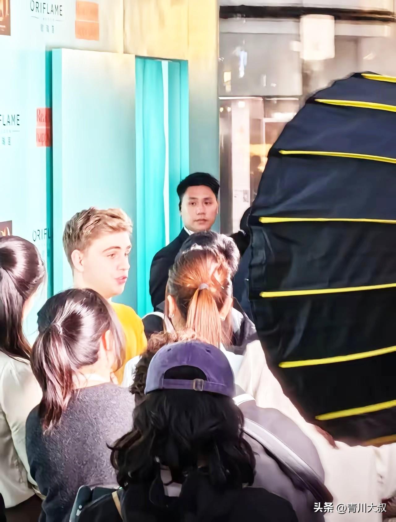 莫雷加德到重庆了，记者问他最想搭档的混双组合是谁？

小莫说是丁宁，
因为自己刚