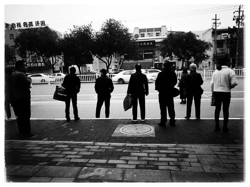 什么是红利？
红利 = 时代 / 政策 / 市场给出来的 “额外便宜”
就是不用