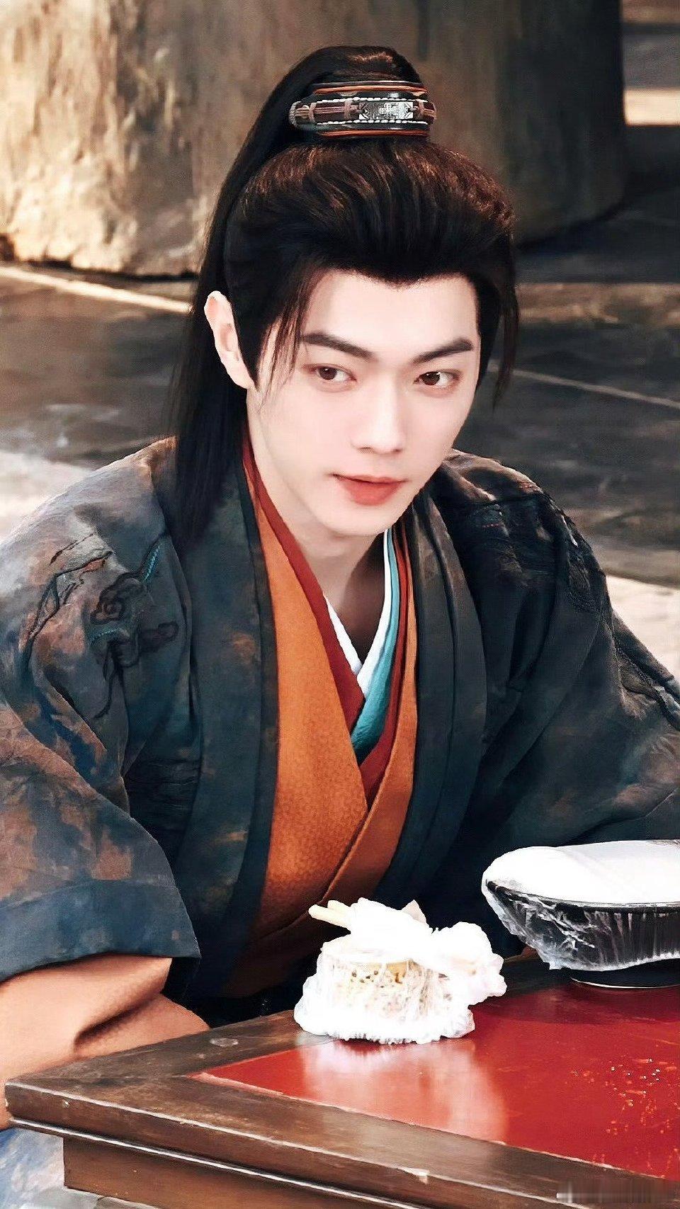 许凯《天都异闻录》杀青，期待跟史无名早日正式见面！ 