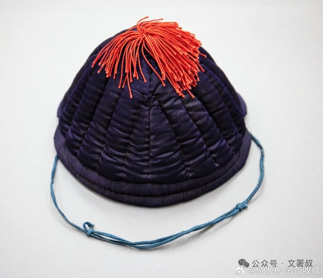 文物文物转自“文署叔”       晚清甲胄装备箱，盖内侧的标签上面写着“泗盛老