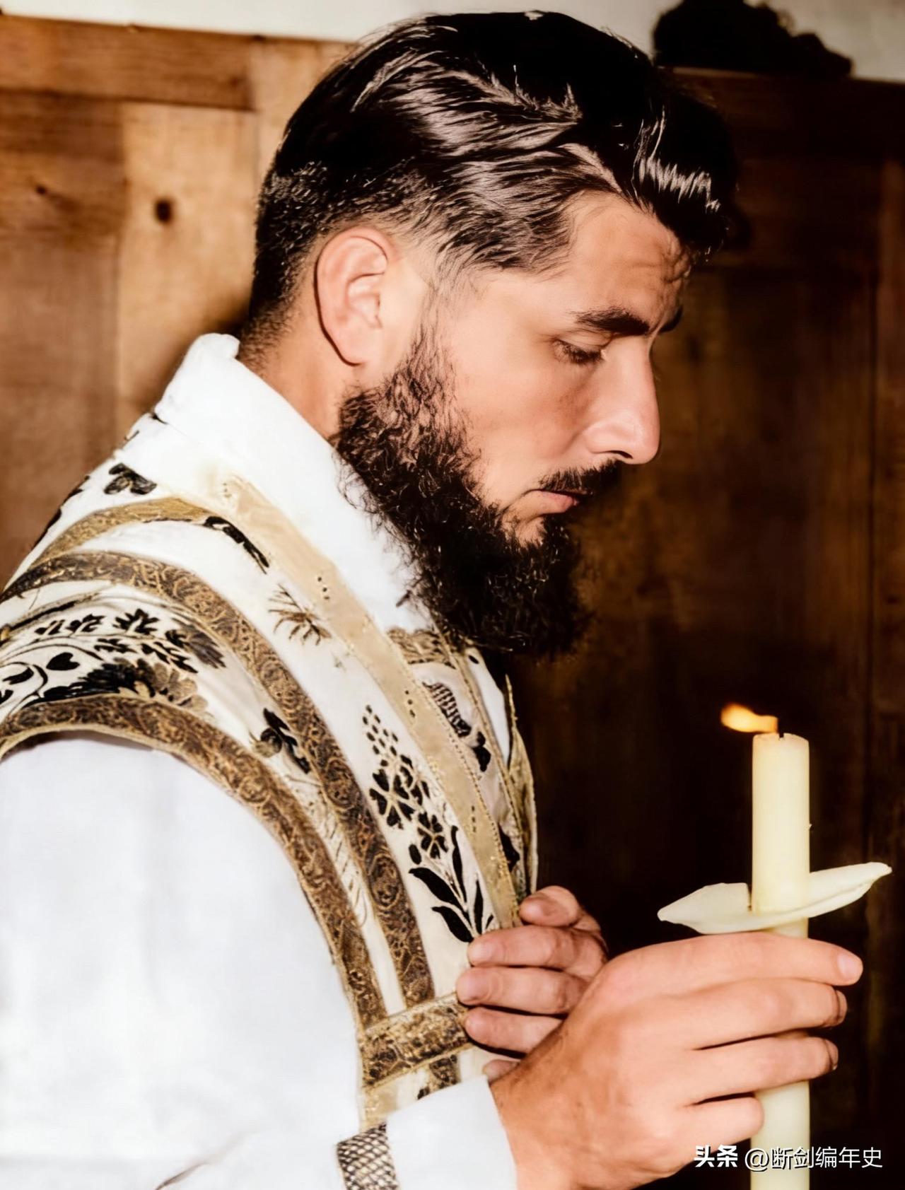 马丁·阿道夫·鲍曼（小马丁·鲍曼）生于1930年4月14日，是纳粹德国帝国领袖马