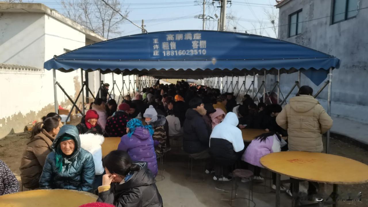 “仁者，春之德也。”春天的仁德，在于无私滋养万物，让大地绽放绚烂。人也应如此，在