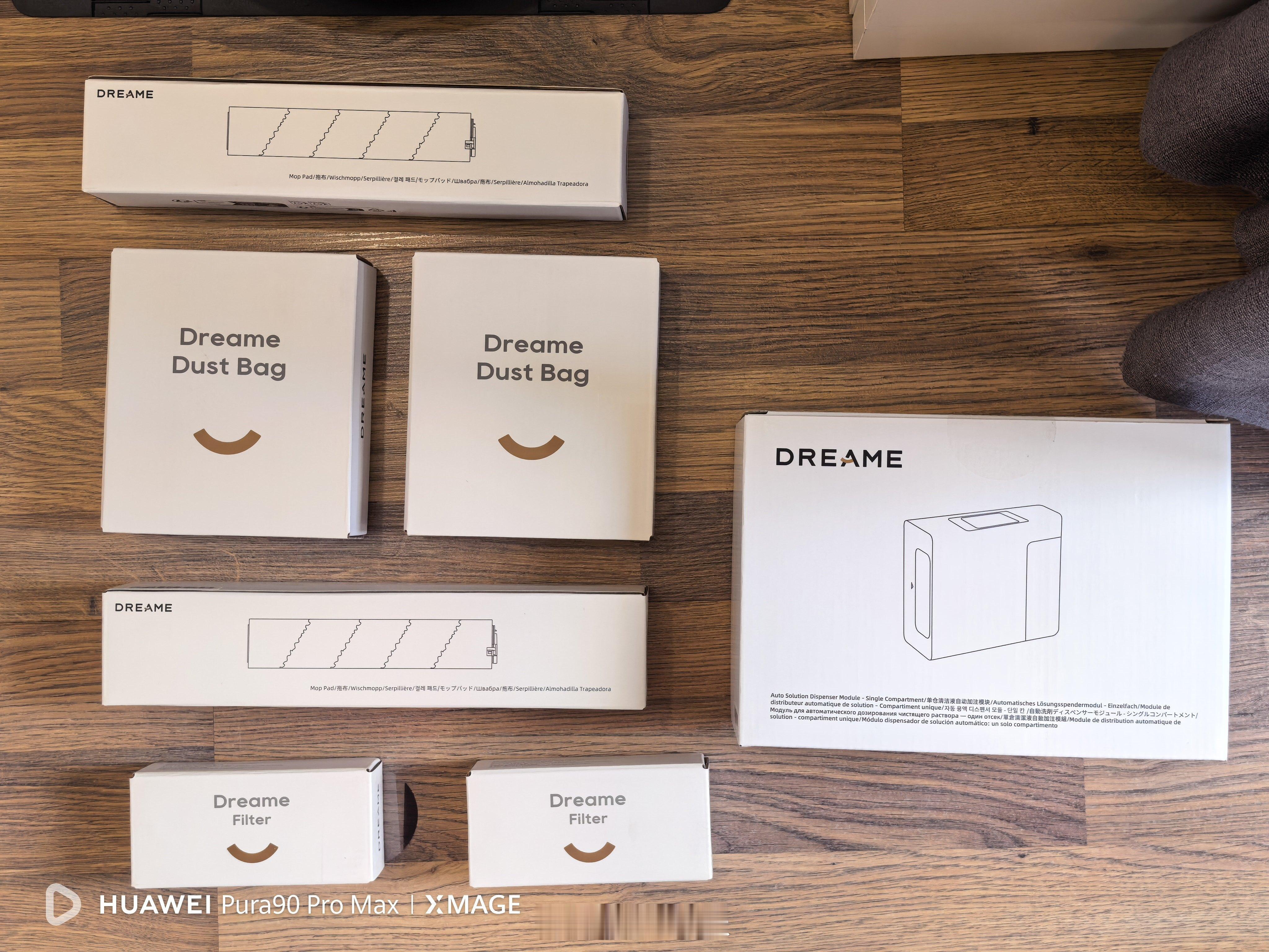 给家里的追觅X60 pro买的一大包配件到了：地板清洁液是个好东西，如果你家扫地