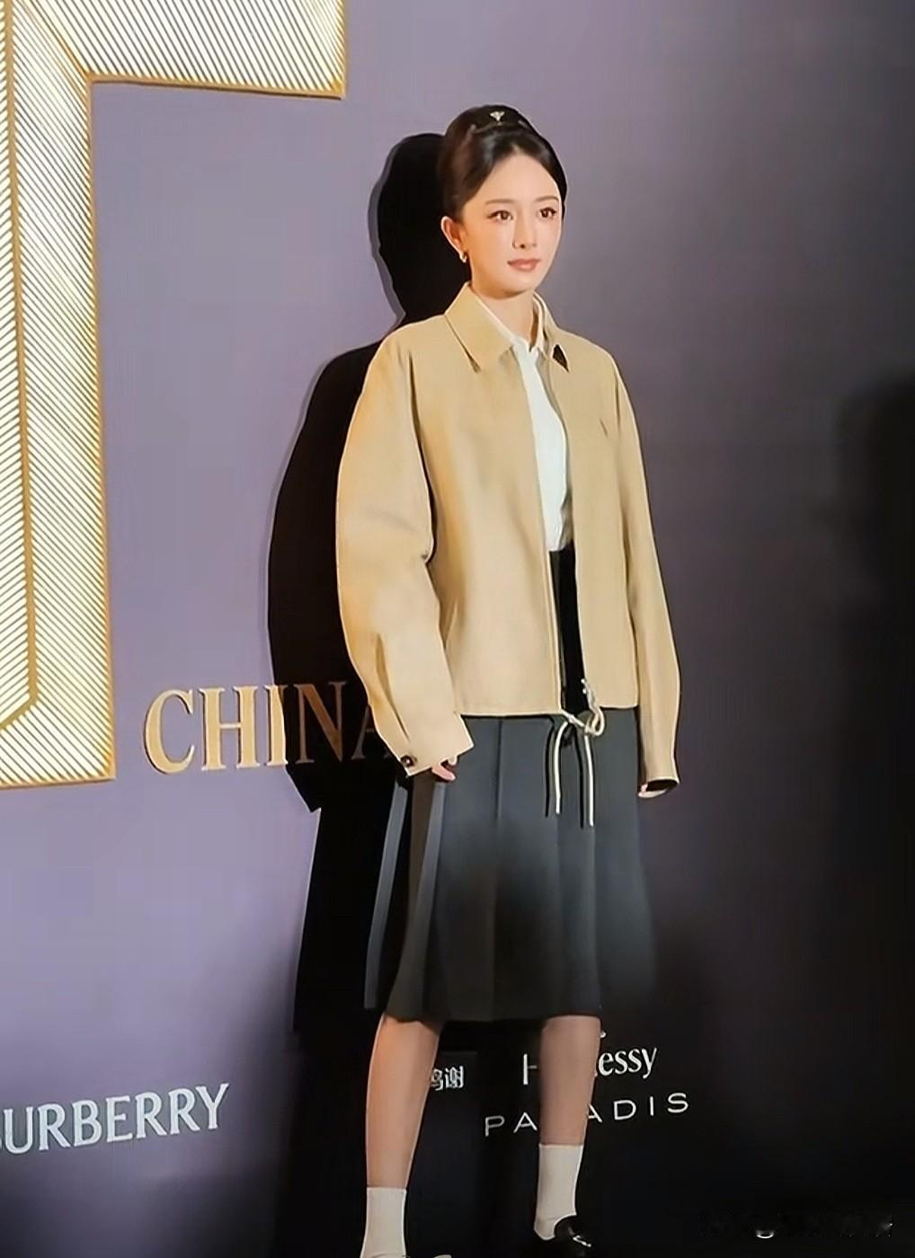 怪不得女星都拼命减肥在我们看来很痛苦对于他们来说那就是“行走的资源”吧？🙀
你