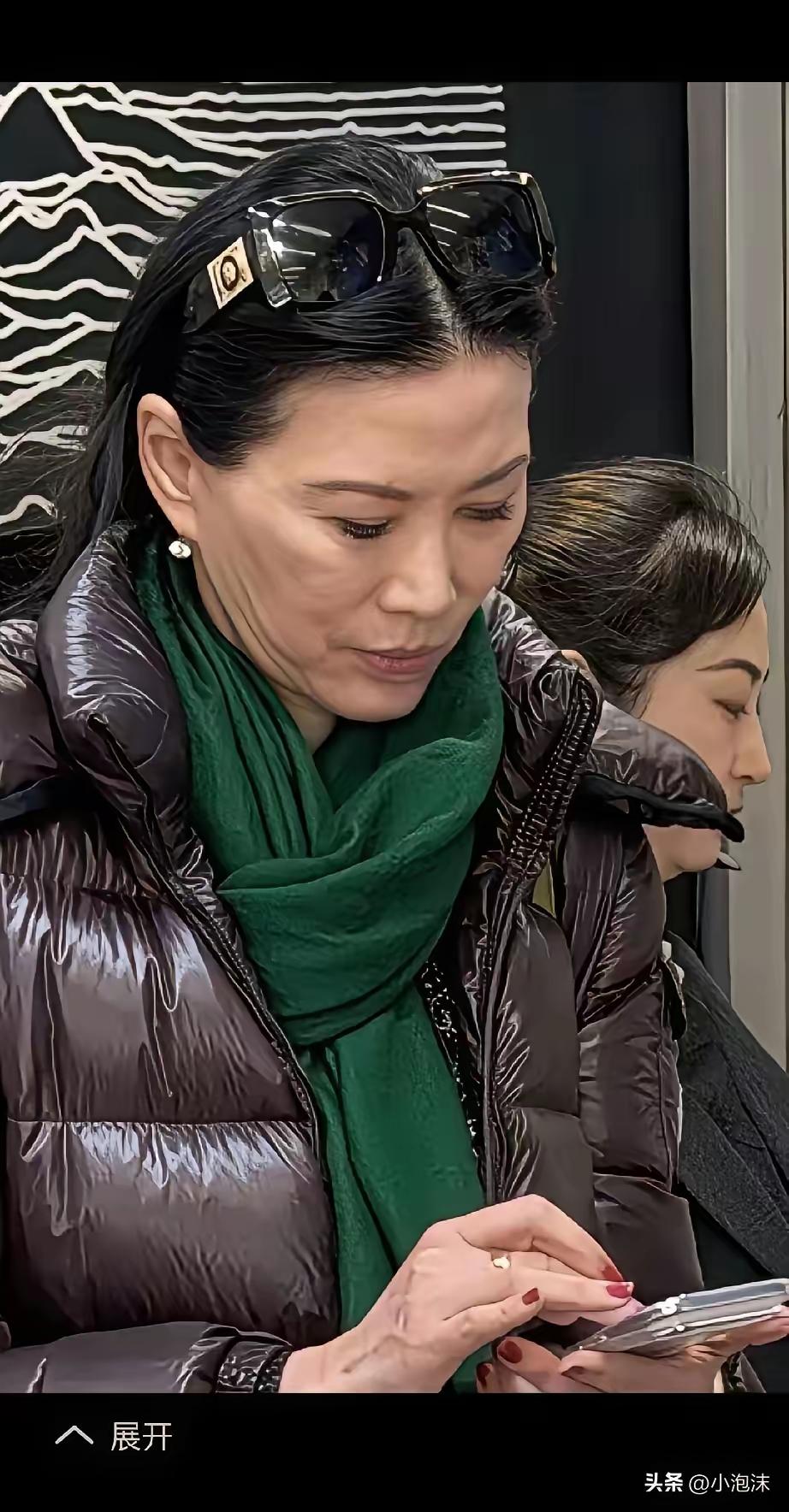 一个赚外国人的钱，来中国消费，我们有什么理由不欢迎她。
一个女人，既能让千千万万