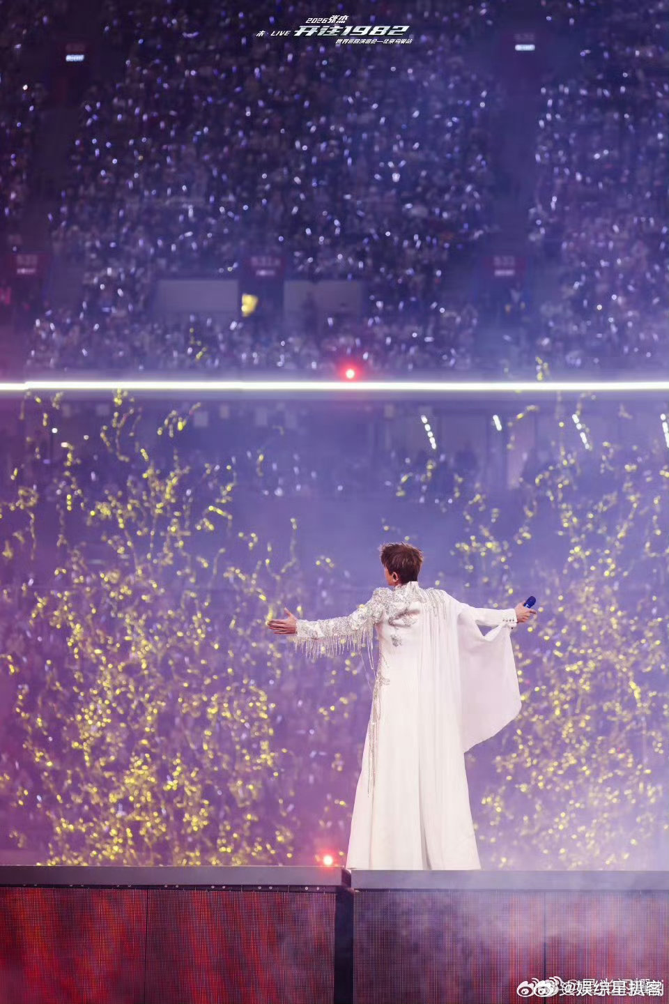 张杰张杰鸟巢演唱会春晚分会场 气势、唱功、舞美全在线，这才是演唱会该有的样子。 