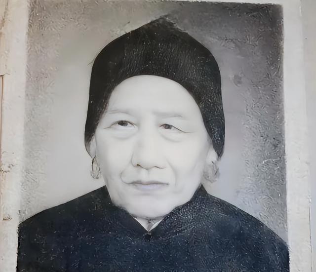 太平天国“陈玉成之妻”的传奇一生：逃过清军追杀隐居民间数十载，晚年儿孙满堂延续家