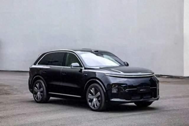 理想汽车“失速”：半年亏近40亿，是“卖不动”还是“修不好”？