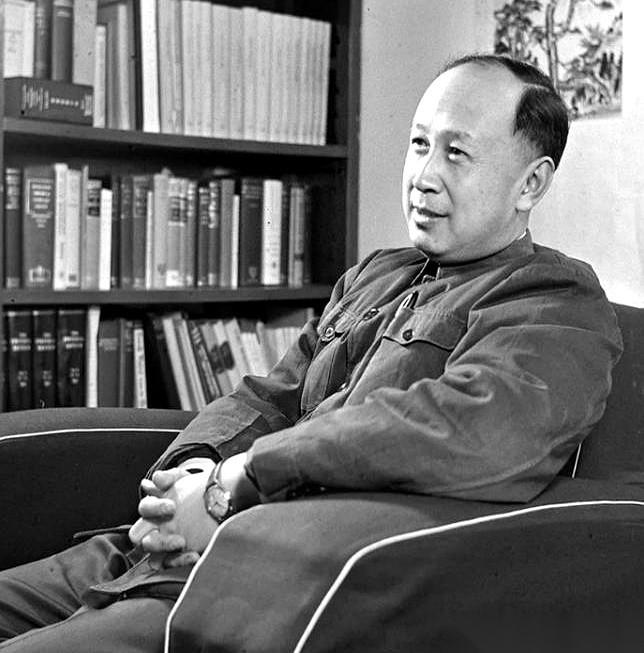 你敢信吗？
那个被誉为“一个人能顶五个师”的钱学森，每天工作不超过8小时，从不加