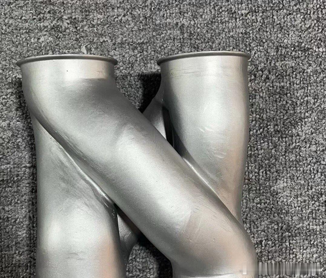 过年在研究排气看看能不能搞出一台接近F1声浪的车我发觉改车这个过程就像改人，其实