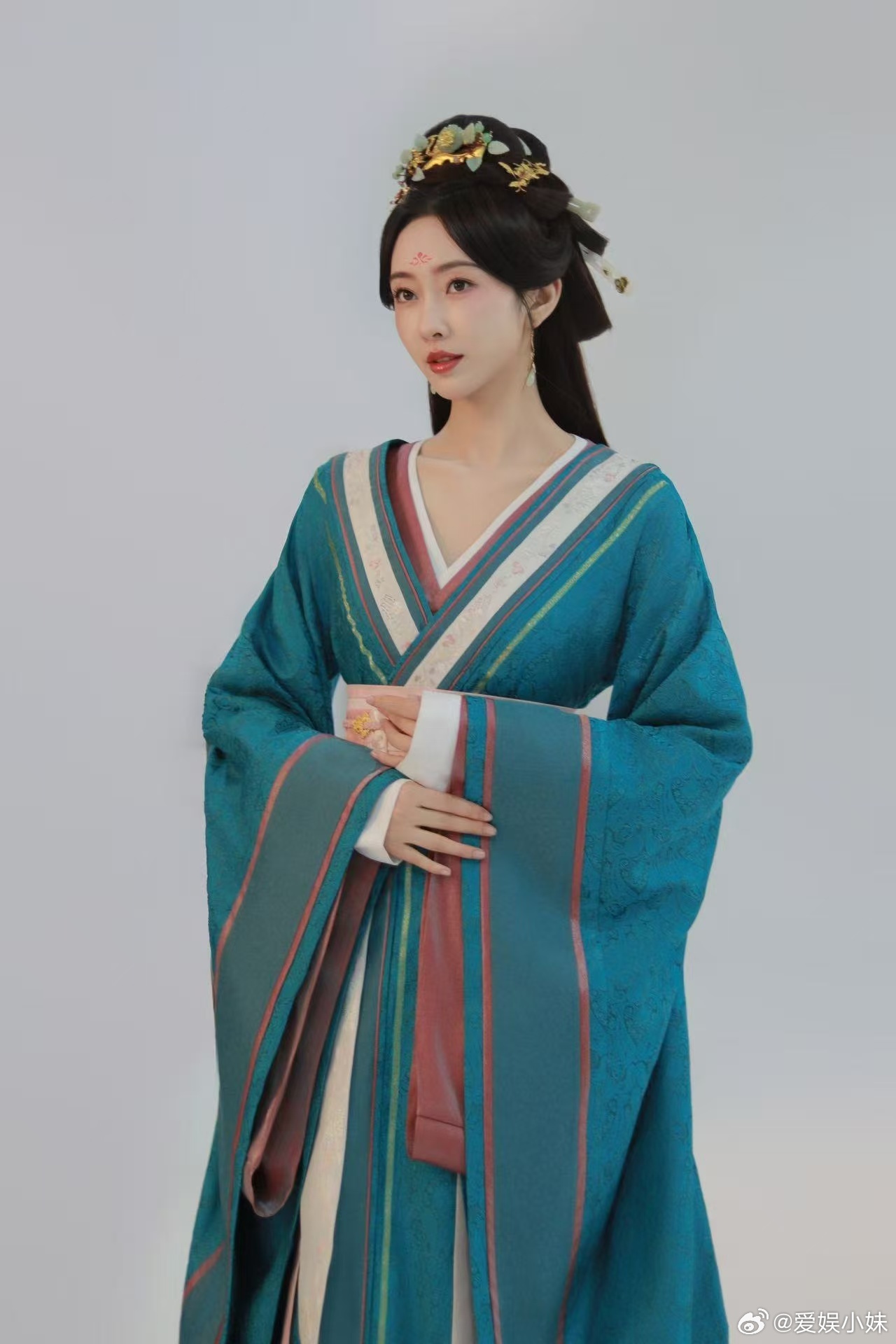 宣璐苏娥皇来了宣璐好美呀，明艳恶女感，苏娥皇来了！ ​​​