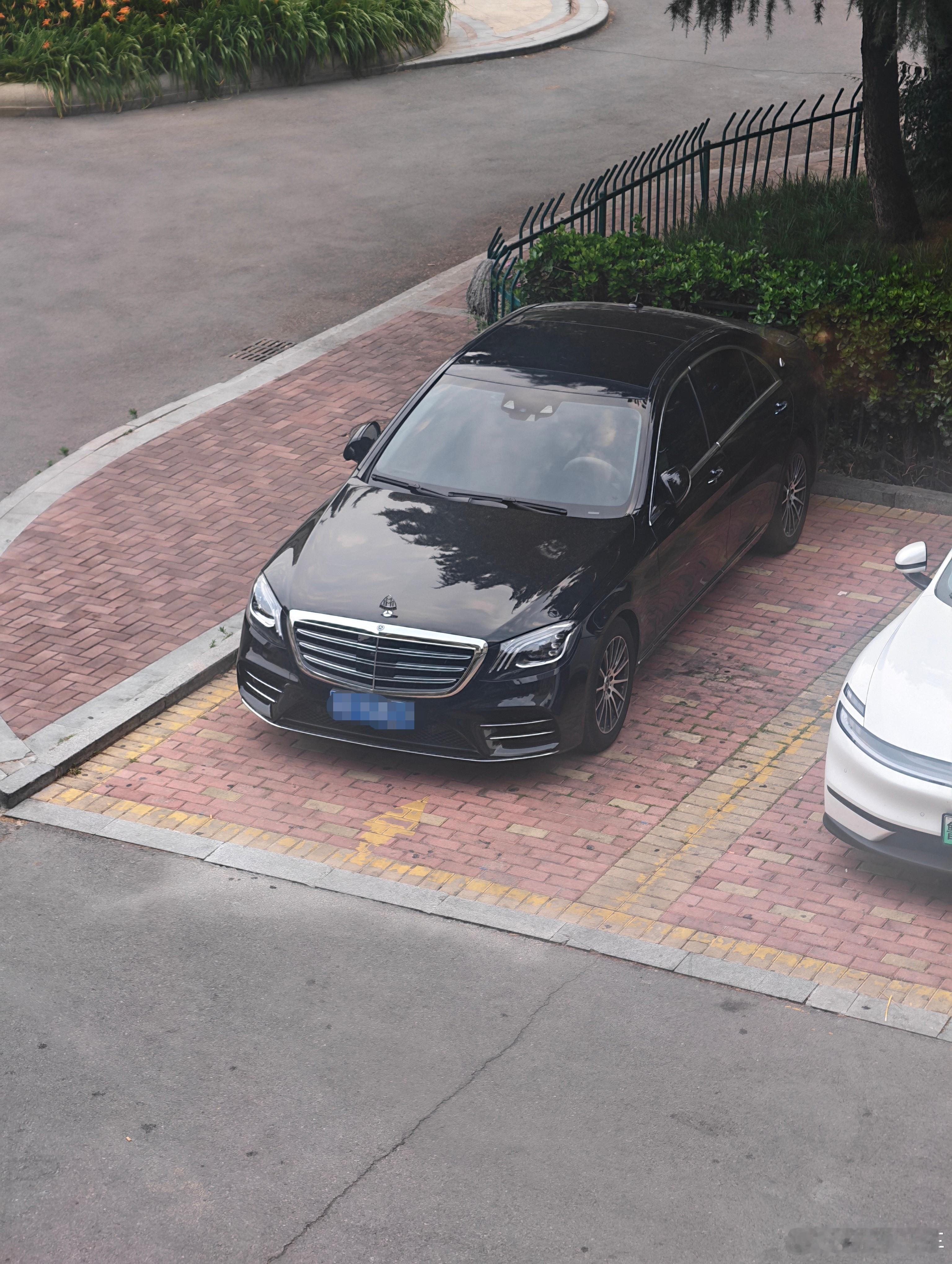 德系车 还是小奔奔好看 