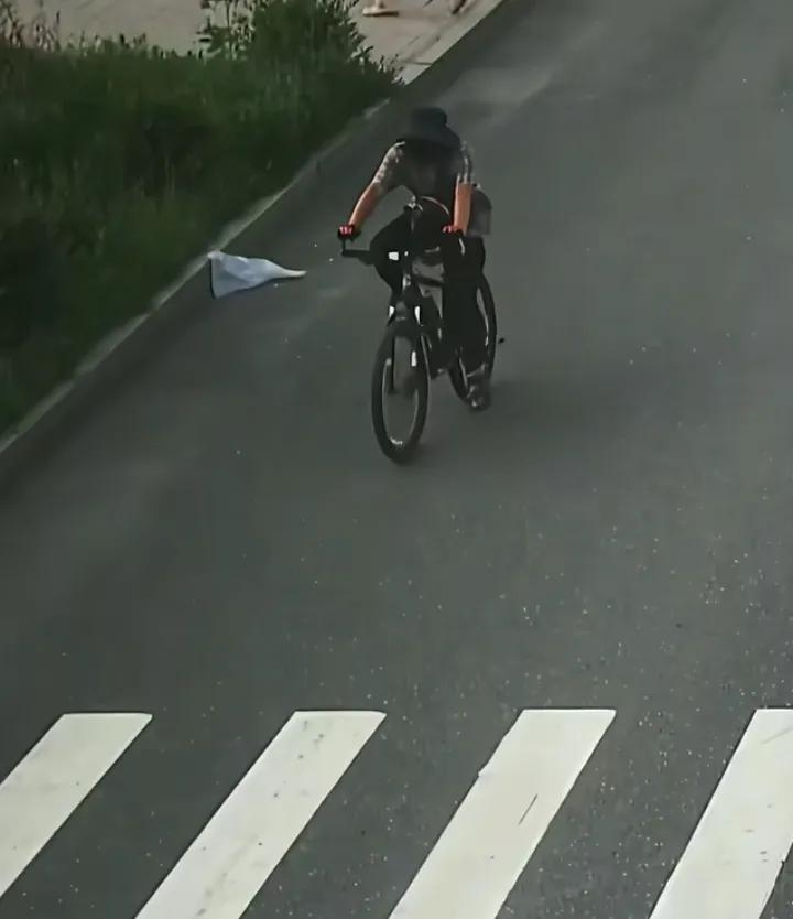 男子偷盗自行车后，连续骑行10小时，逃出了铁岭市，事后警察感慨：“你这体格也不错