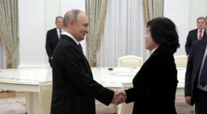 最近东北亚的局势太有看头了，一边是朝鲜和俄罗斯忙着赶工图们江公路大桥，一边是特朗