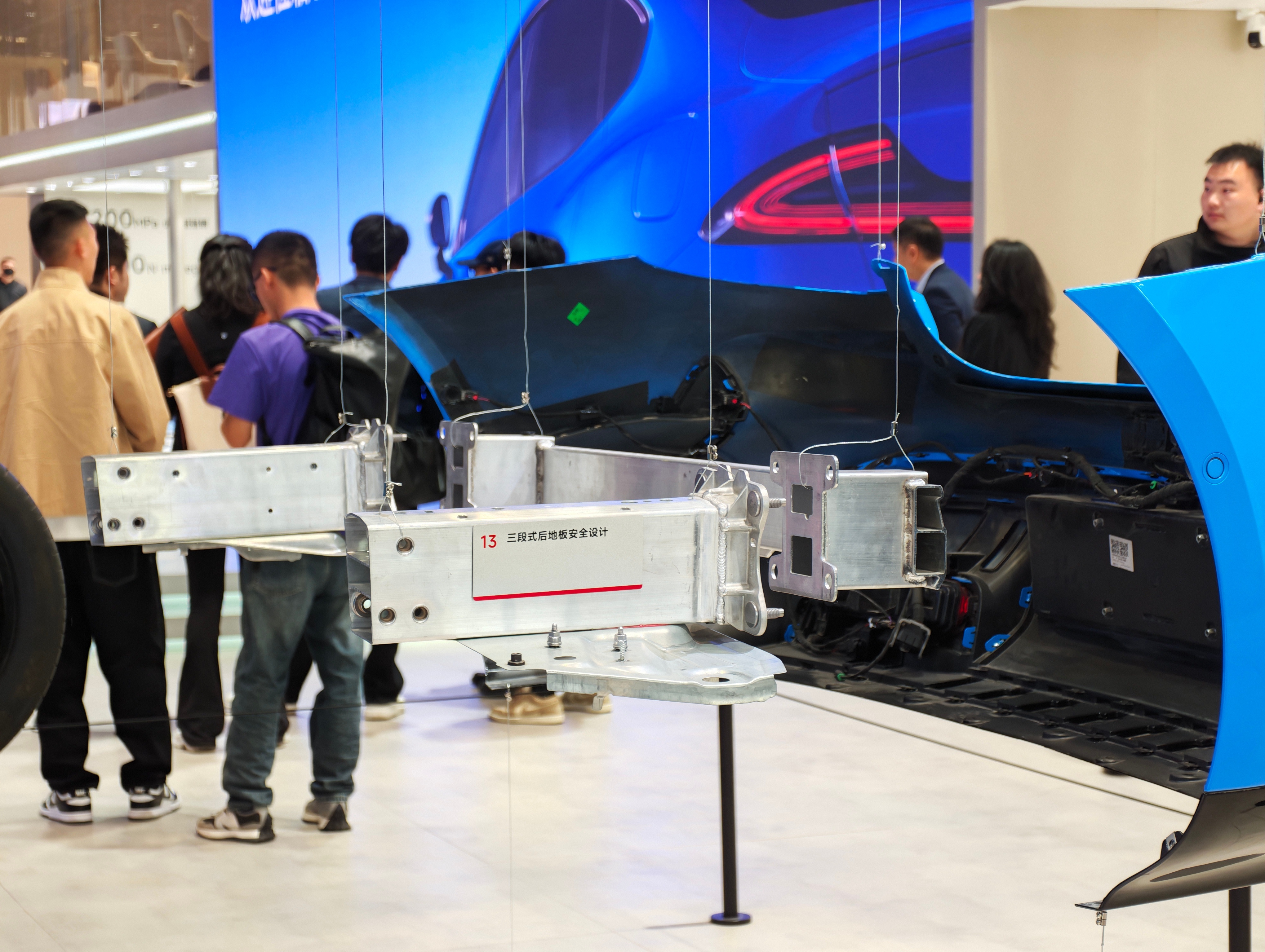 新SU7拆车，太帅了