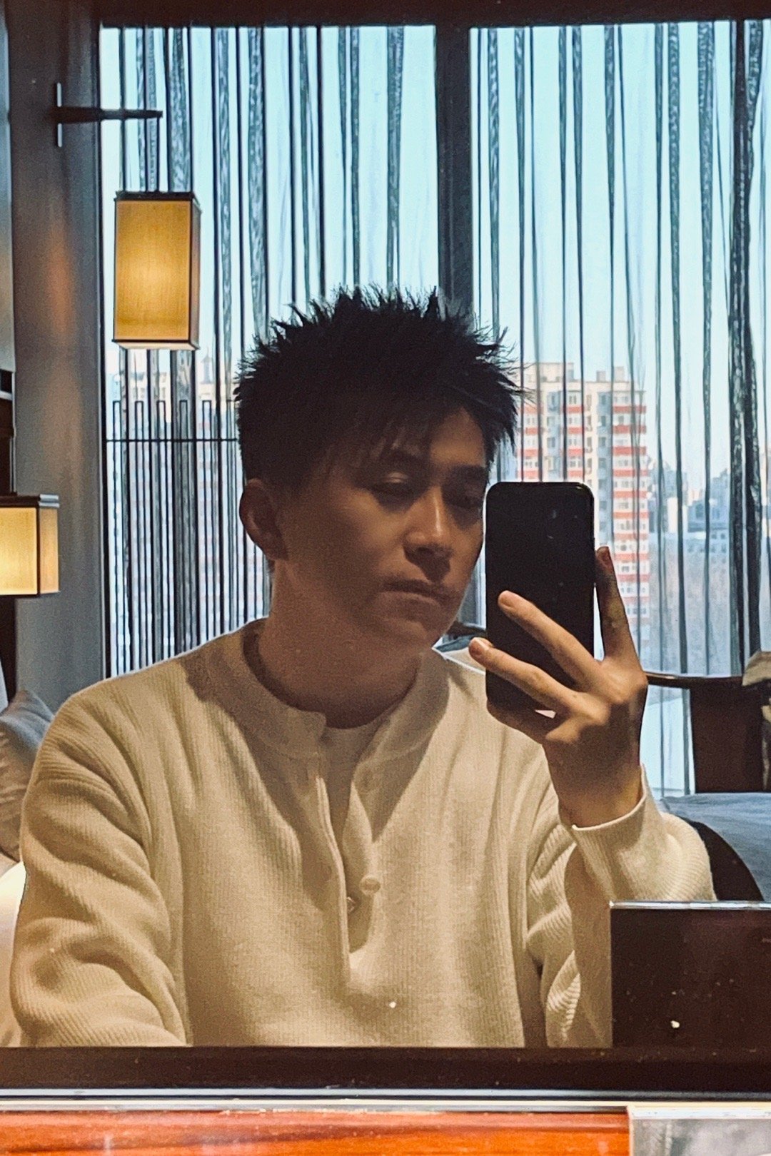 这次来看 领克旗舰来了  因为给我安排的拍摄时间是晚上所以没办法当天往返只能北京
