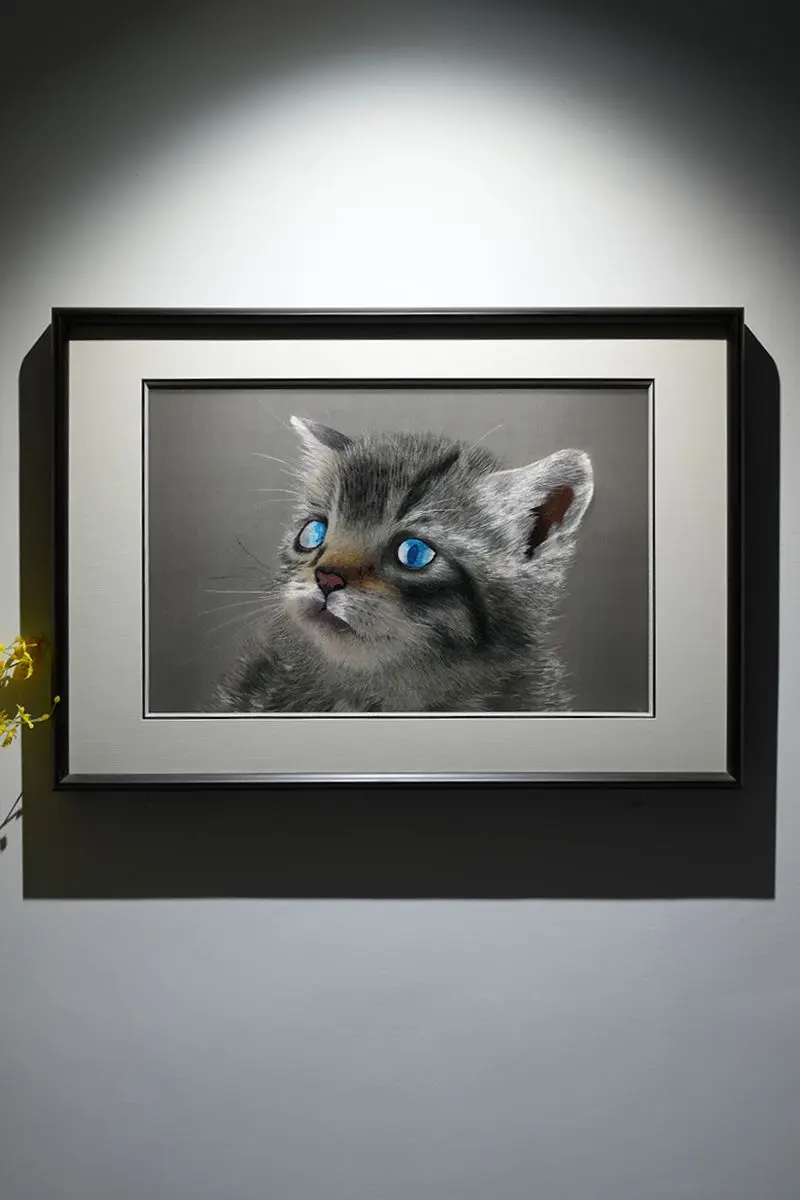 写实苏绣萌猫，藏招财顺遂小美好 柔丝叠绘狸猫神态，走线铺就绒毛蓬松肌理...