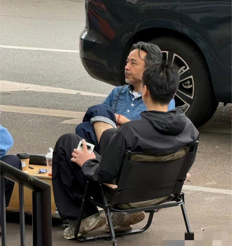 汪涵有多爱吃槟榔汪涵有多爱吃槟榔汪涵日常状态，每次偶遇几乎都在嚼槟榔，状态变化太