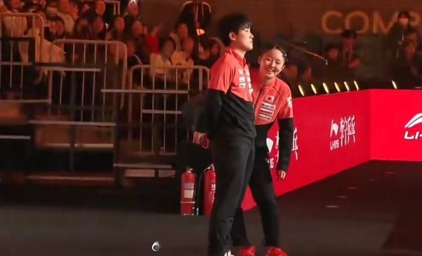 争议一幕！张本智和因名字被喊错，成都赛场黑脸硬刚主持人🚨张本智和生气了 12月