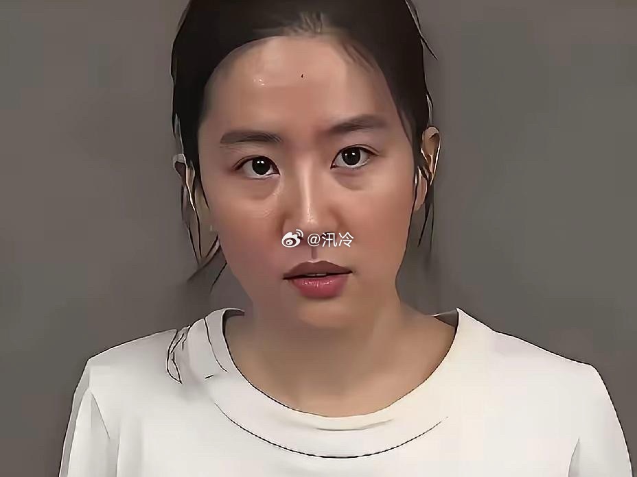 差点没敢认 这是没化妆的刘亦菲？ 