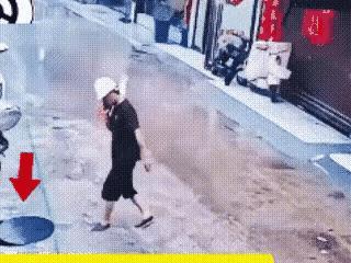 一个不经意的善举，竟躲过了一场灾难，这该是多大的福报啊～～[赞][作揖