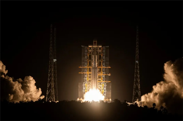 【长征七号改运载火箭成功发射：将中星3B卫星送入预定轨道】我国成功发射中星3B卫