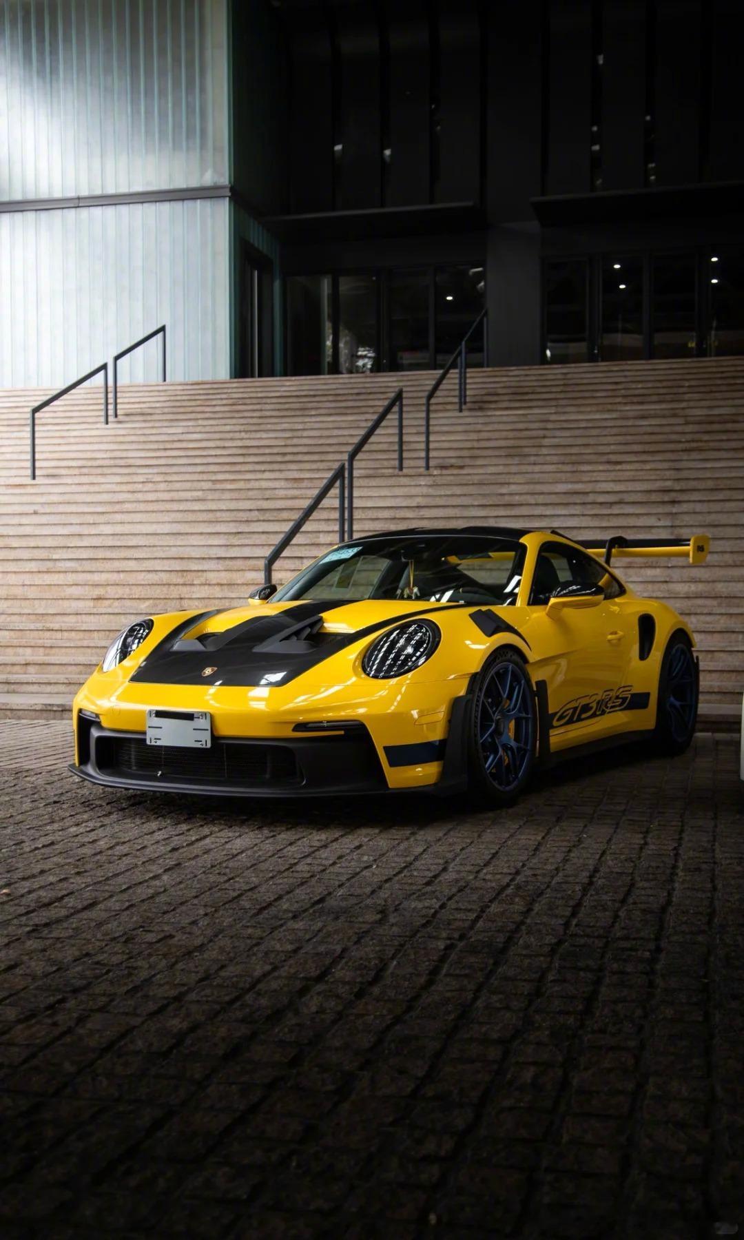 当保时捷GT3 RS走进现实，只会震惊每一个人 