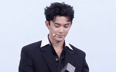 吴磊每次都把粉丝说的话放在心上吴磊粉丝勇敢的人先享受被读信吴磊把每次粉丝说的话都