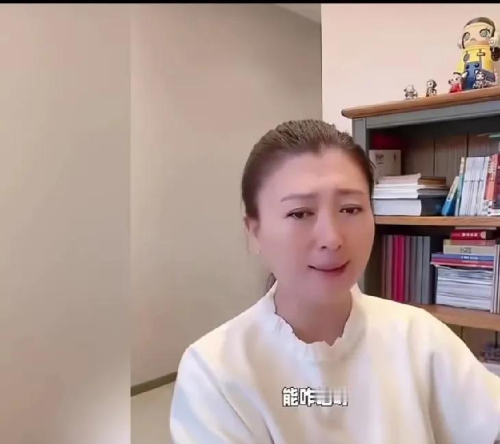 40万一天，还不够孩子上辅导班。
闫学晶在直播间算了笔账。
儿子拍戏40万，儿媳